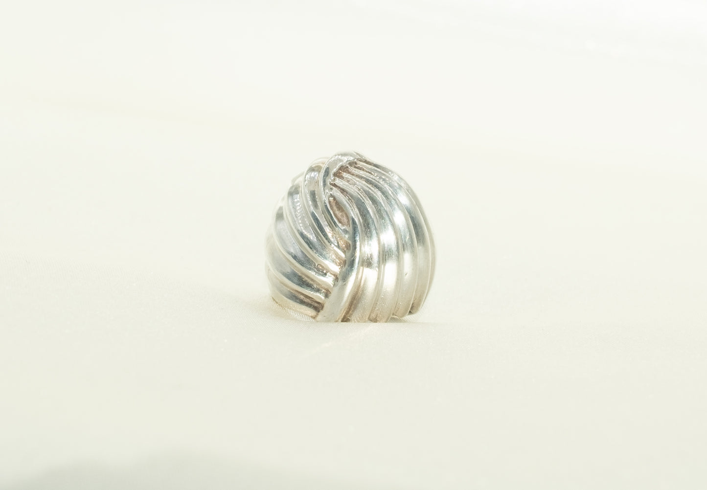 Vintage Ribbed Dôme Ring