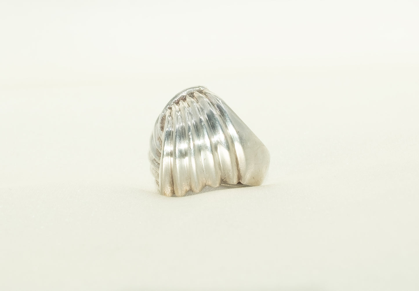 Vintage Ribbed Dôme Ring