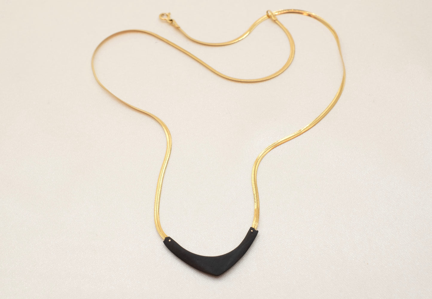 18k Gold Herringbone Chain Carved Stone Necklace